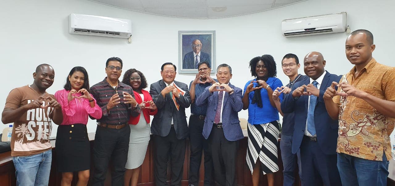 Santokhi onderschrijft doelen organisaties voor wereldvrede