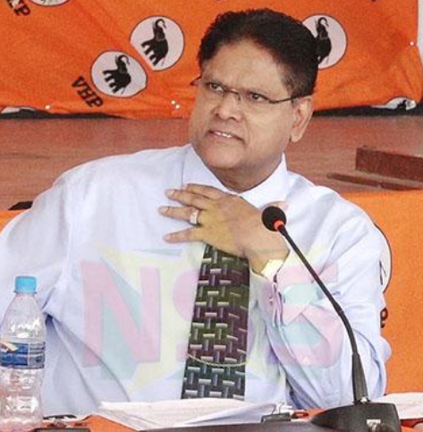 Santokhi vraagt opheffing avondklok op 25 mei