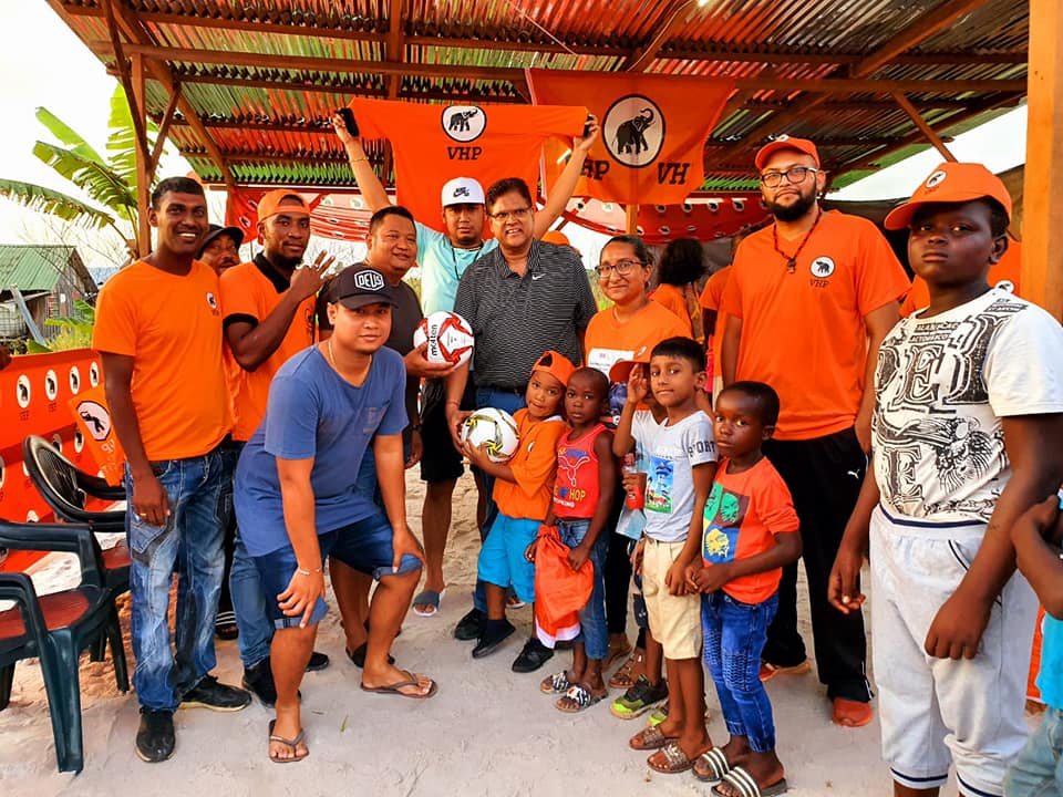 Meet the people district Para in ressort Para Oost in de wijk Jamaica.