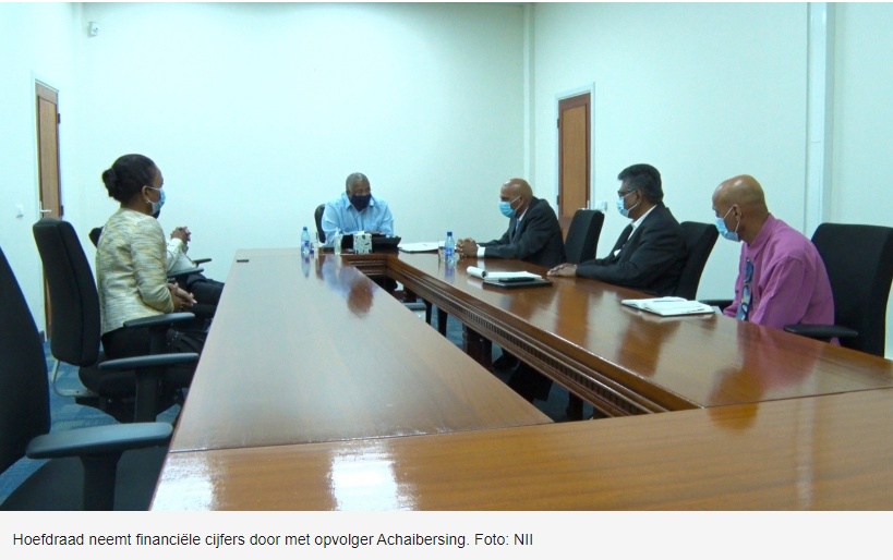 Hoefdraad neemt financiële cijfers door met opvolger Achaibersing