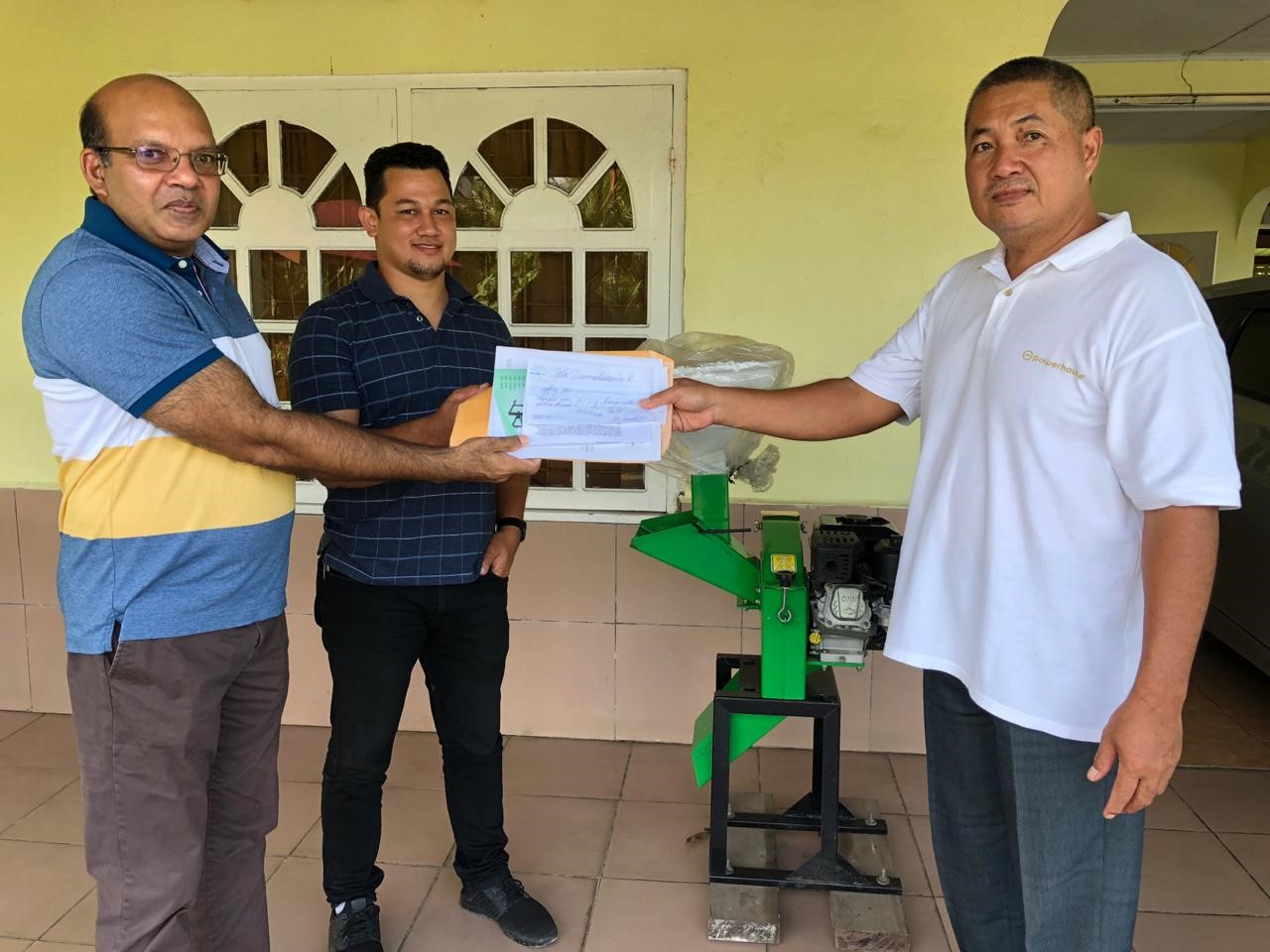 Roesman Darmohoetomo doneert raspermachine