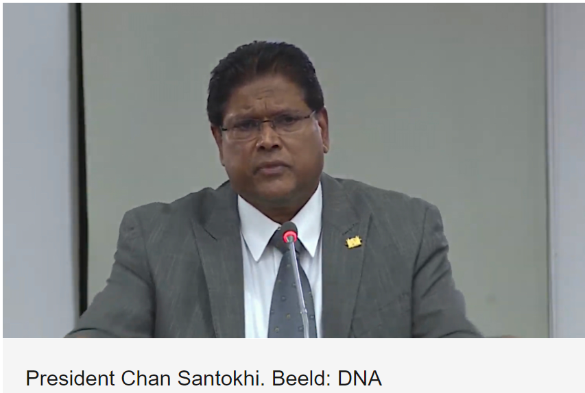 President Santokhi: “Uitbetaling salarissen september wordt probleem”